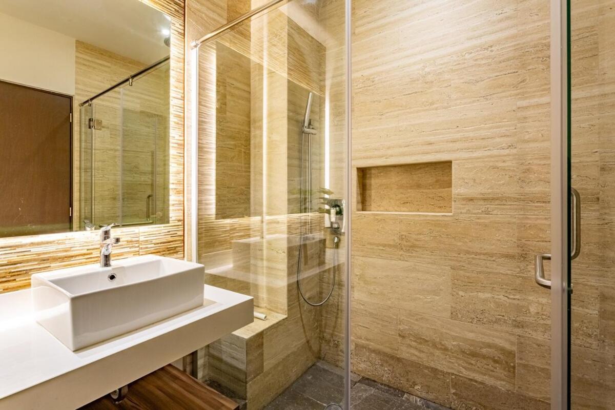 New Lux 3 Bed Gym & Pool At 101 Apartment *